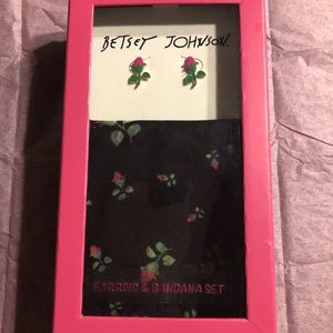 Betsey Johnson Black Floral Print Bandana/Earrings